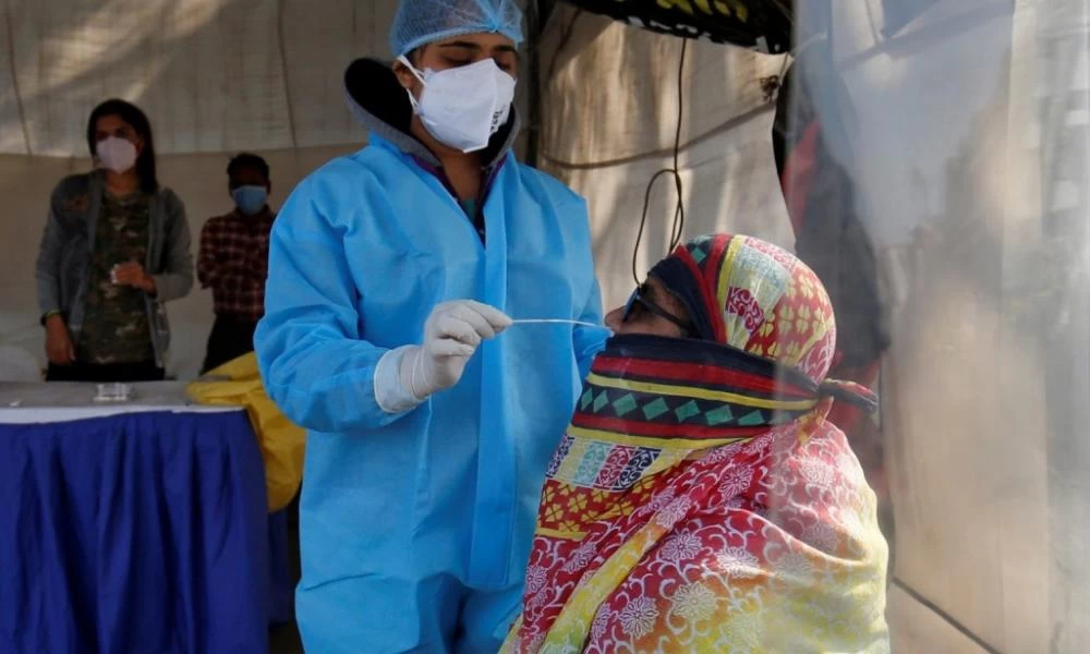 Ινδία: Νέο ανατριχιαστικό ρεκόρ με 488 θανάτους και πάνω από 10.500 κρούσματα σε 24 ώρες